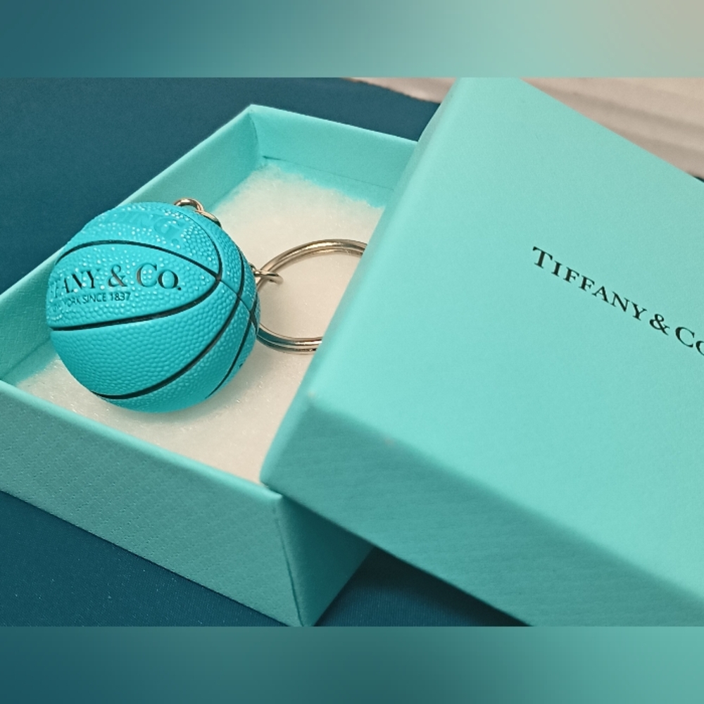 Pre Loved Tiffany & Co. Basketball Keychain - Picture 3 of 16